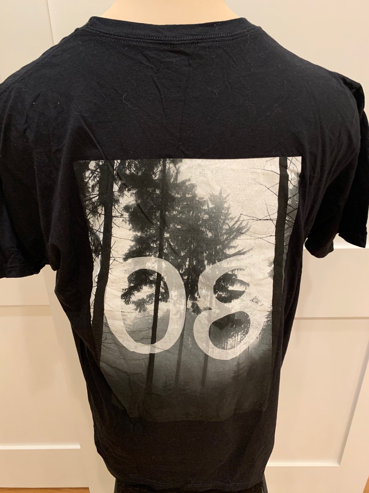 "08" Tee Shirt (Black) - XL